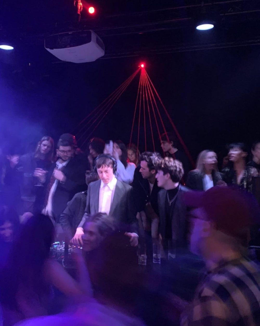 The Dare在Gucci秀後派對上表演