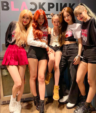 宛如BLACKPINK成員們的「親妹妹」