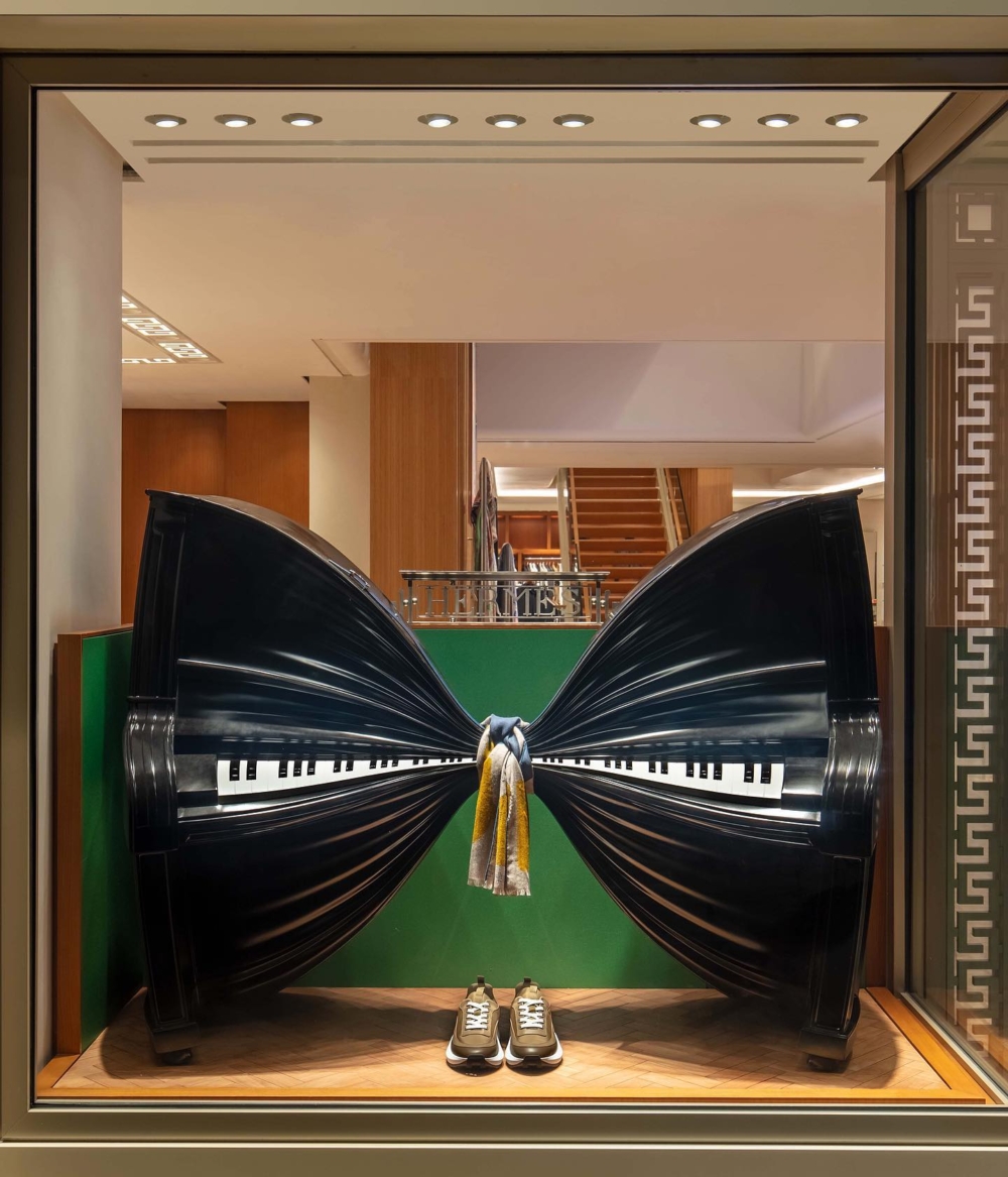 雕塑家Alex Chinneck設計的Hermès愛馬仕動態櫥窗