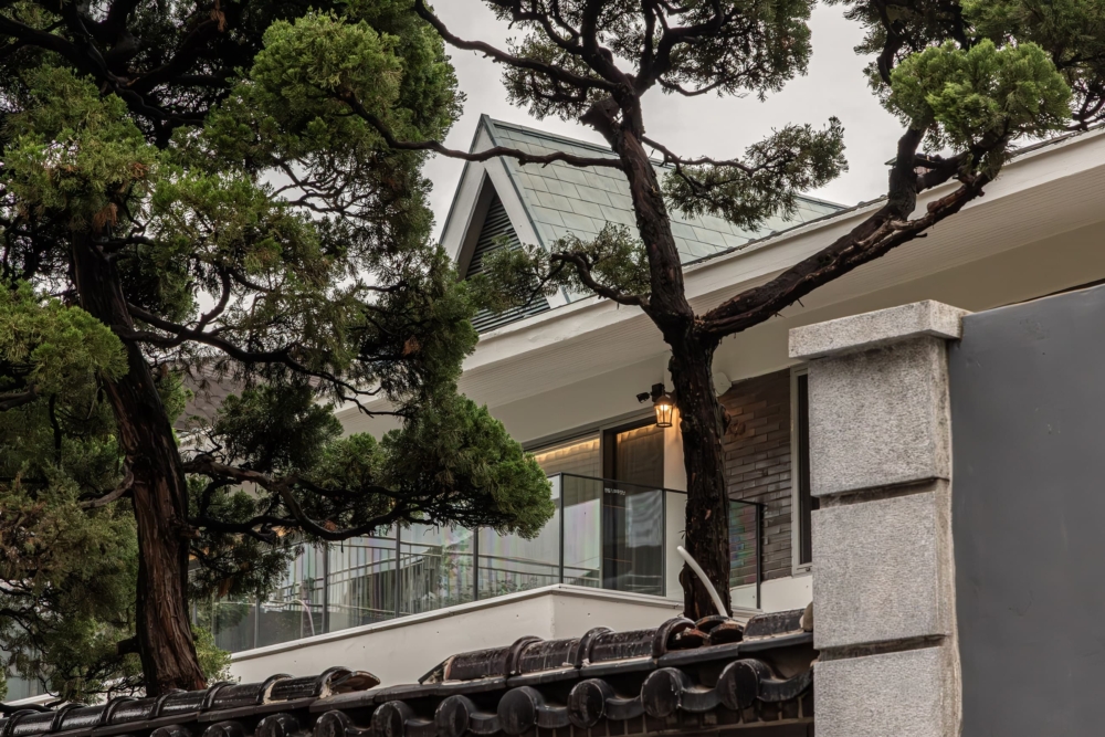 既時尚又懷舊的內飾，打造復古與現代交織的空間