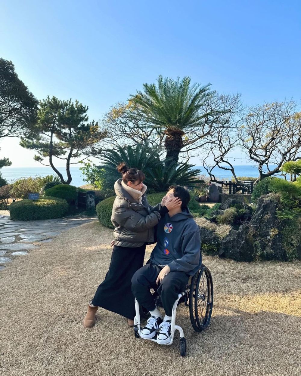 朴偉擔心自己行動不便會給宋枝恩帶來困擾