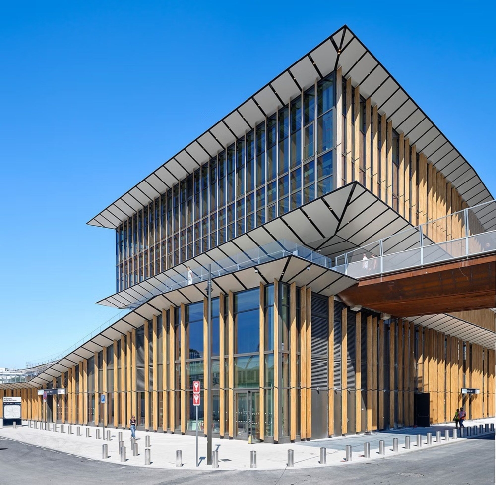 為這座城市增添光彩。 