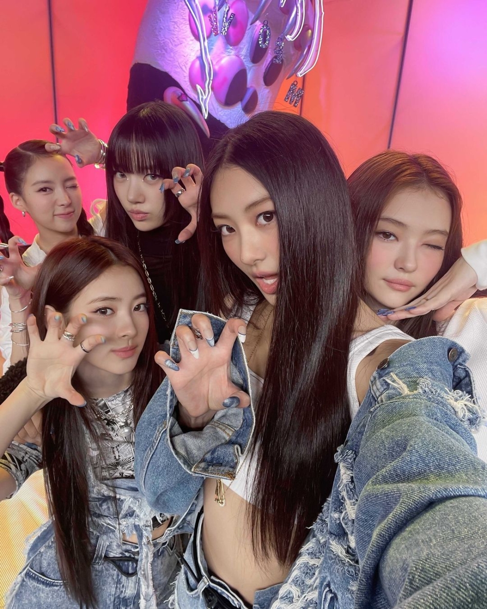 人氣不斷攀升的Meovv，不知會否成為另一隊韓國女子天團呢？