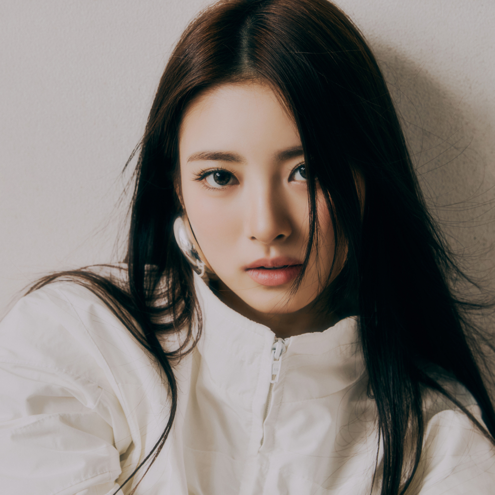 日籍成員Anna長相神似周子瑜