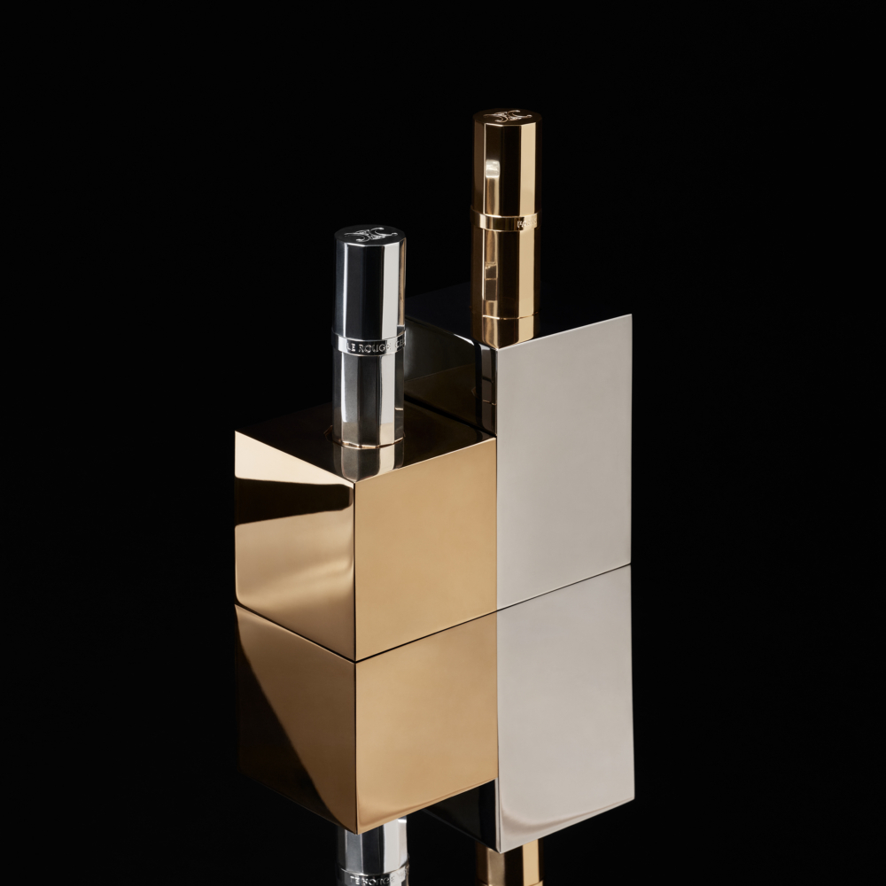 CELINE BEAUTÉ LE ROUGE CELINE唇膏系列，金色金屬材質外殼包裝為唇膏；銀色的金屬材質外殼則為潤唇膏
