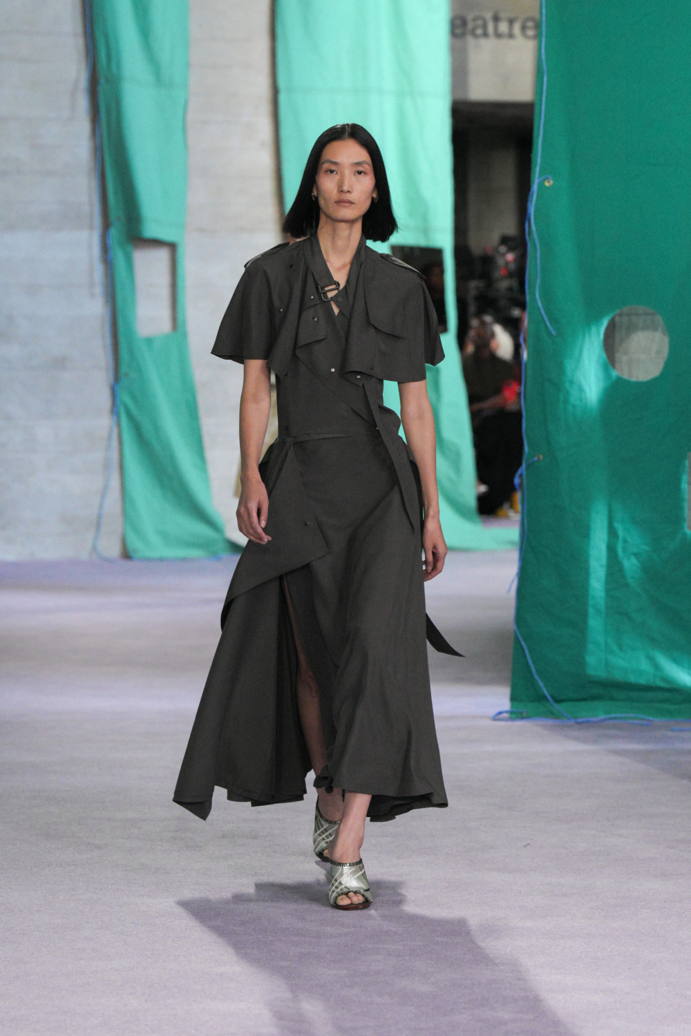 Burberry 2025夏季時裝秀