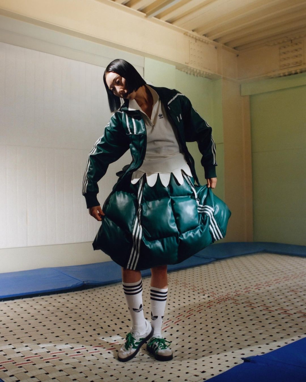 運動單品也加上了立體花邊的特殊剪裁