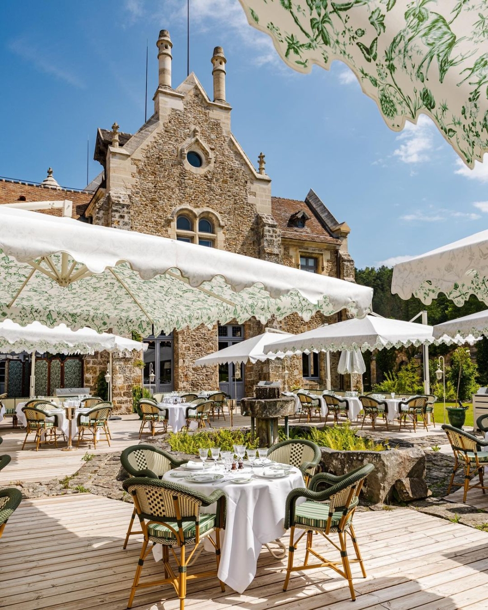 L'Abbaye des Vaux-de-Cernay位於距離巴黎僅45分鐘車程的地方