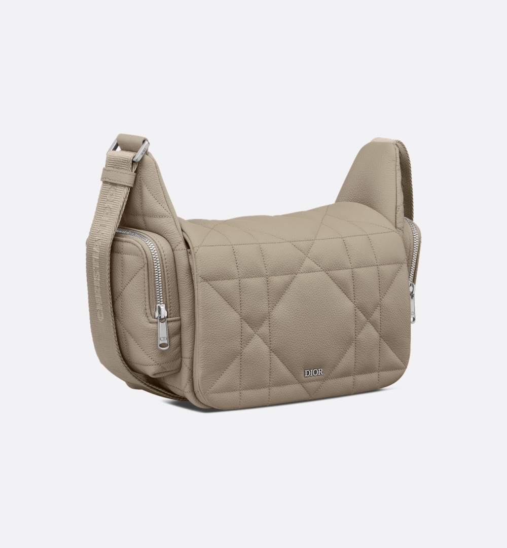 Camera手袋是2024年冬季的全新款式。