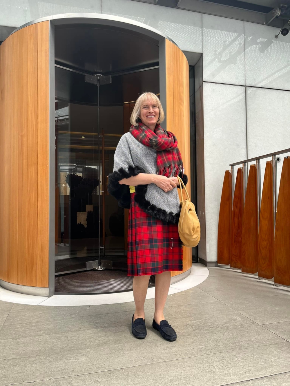 Samantha真真正正的脫胎換骨成為一名女性