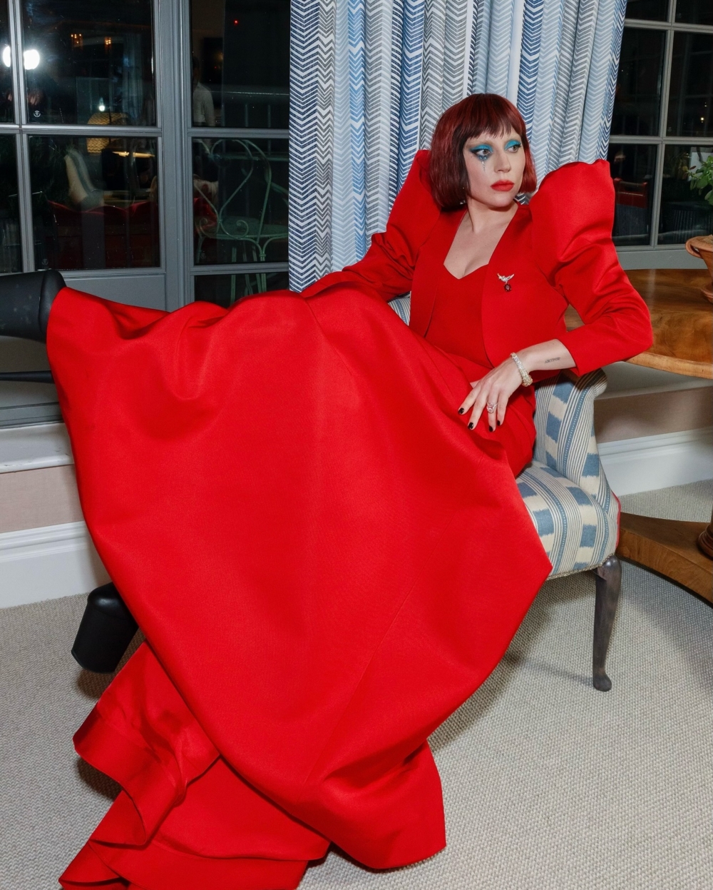 小丑女的一滴淚妝容