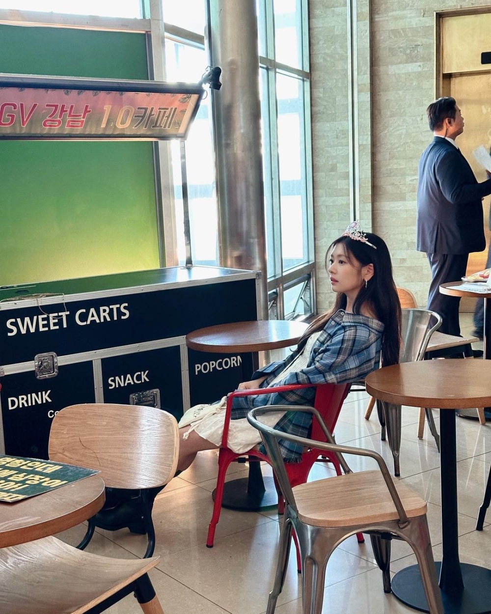 格子襯衫當作外罩更有個性