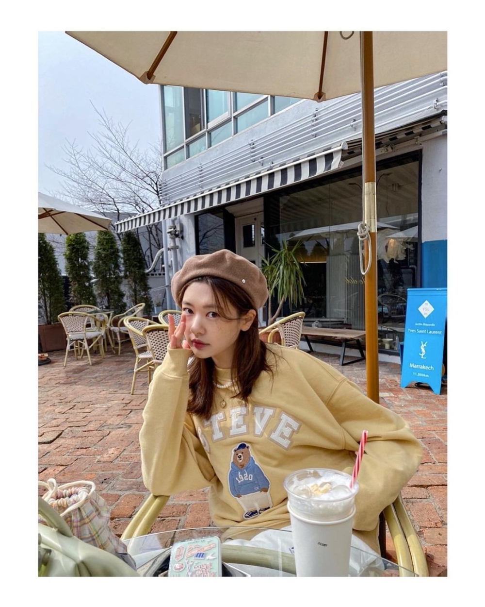 可愛圖案的熊熊衛衣展現俏皮風格