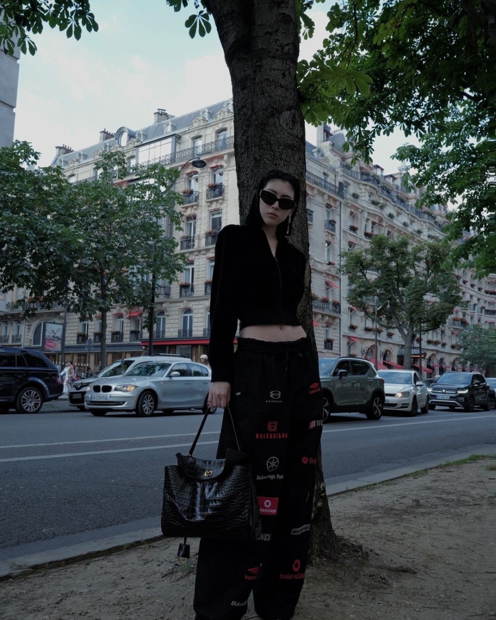 三吉彩花選擇了適合自己臉型的墨鏡