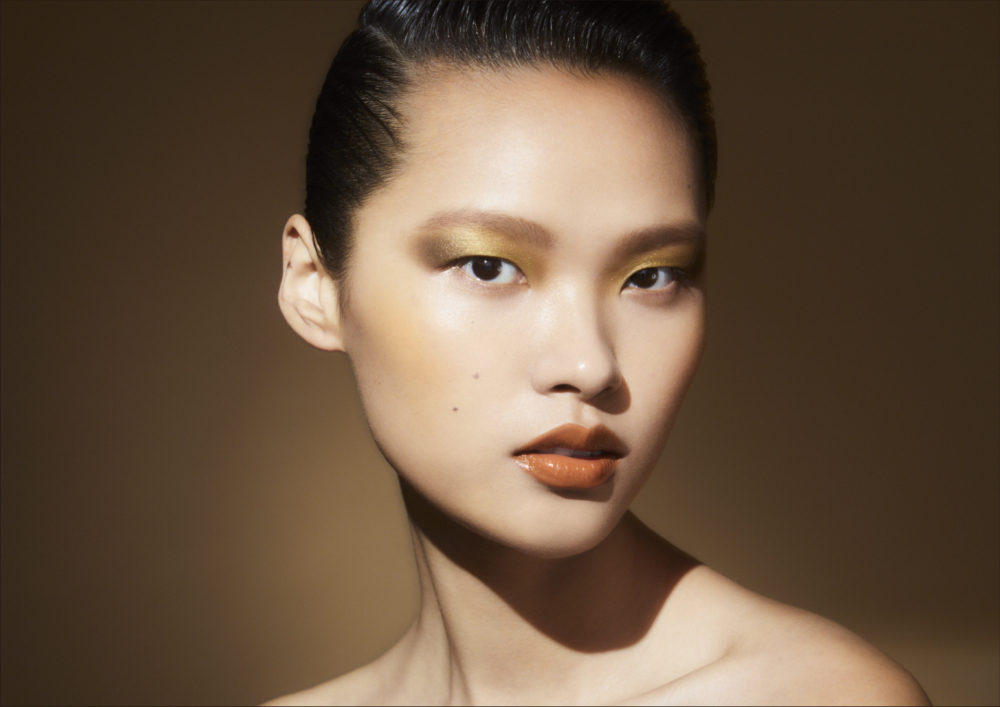 當然大家可以大膽一點，打造飽和度更高的啡金色眼妝。