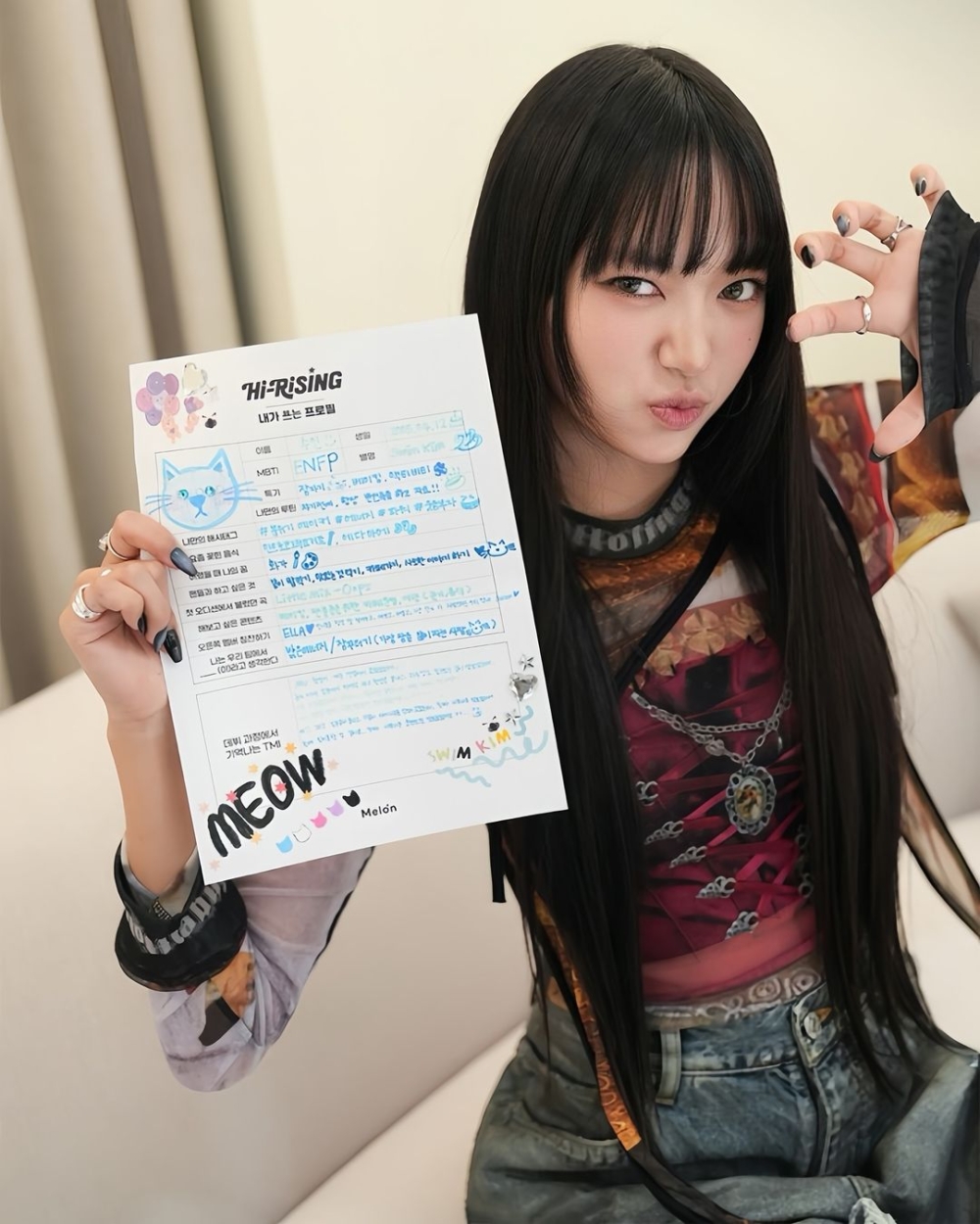 Sooin酷帥的模樣也讓人聯想到Lisa