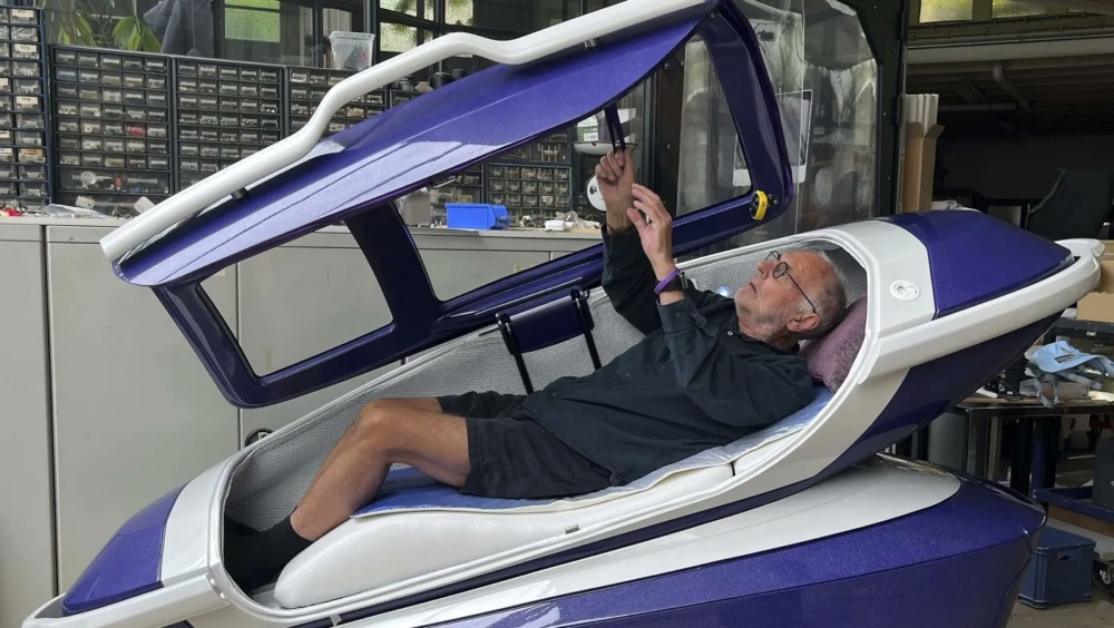 警方將The Last Resort團隊的人,以涉嫌煽動、協助和教唆自殺的罪名逮捕