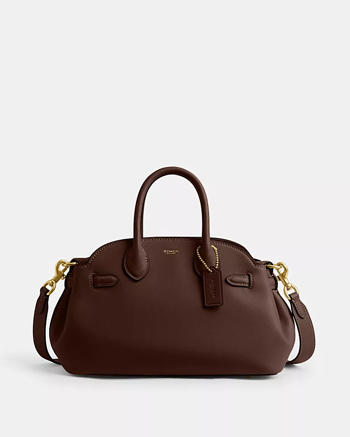 大容量可以裝下許多隨身必需品