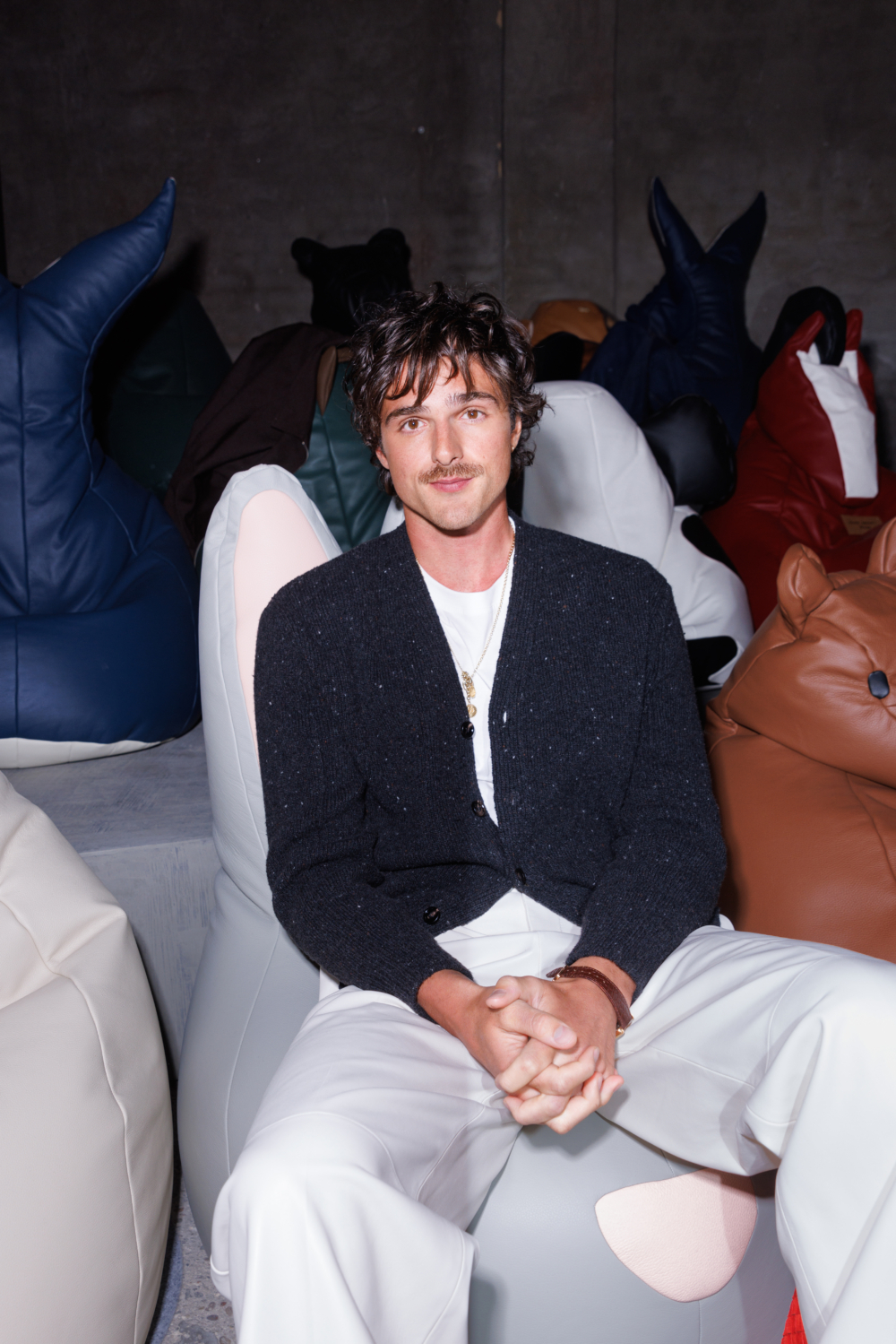 Jacob Elordi的兔子豆袋