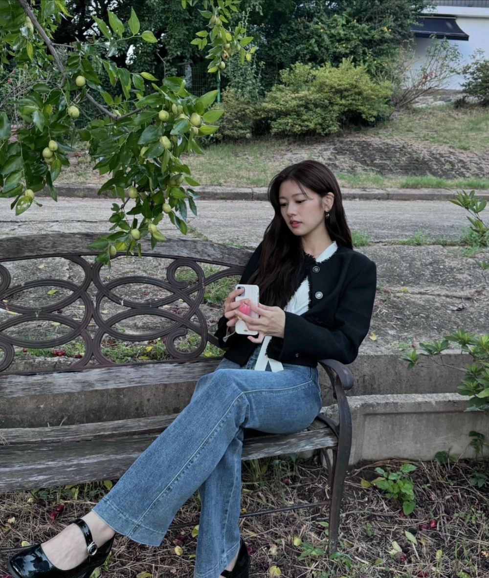 庭沼玟的私服中有不少粗花呢外套