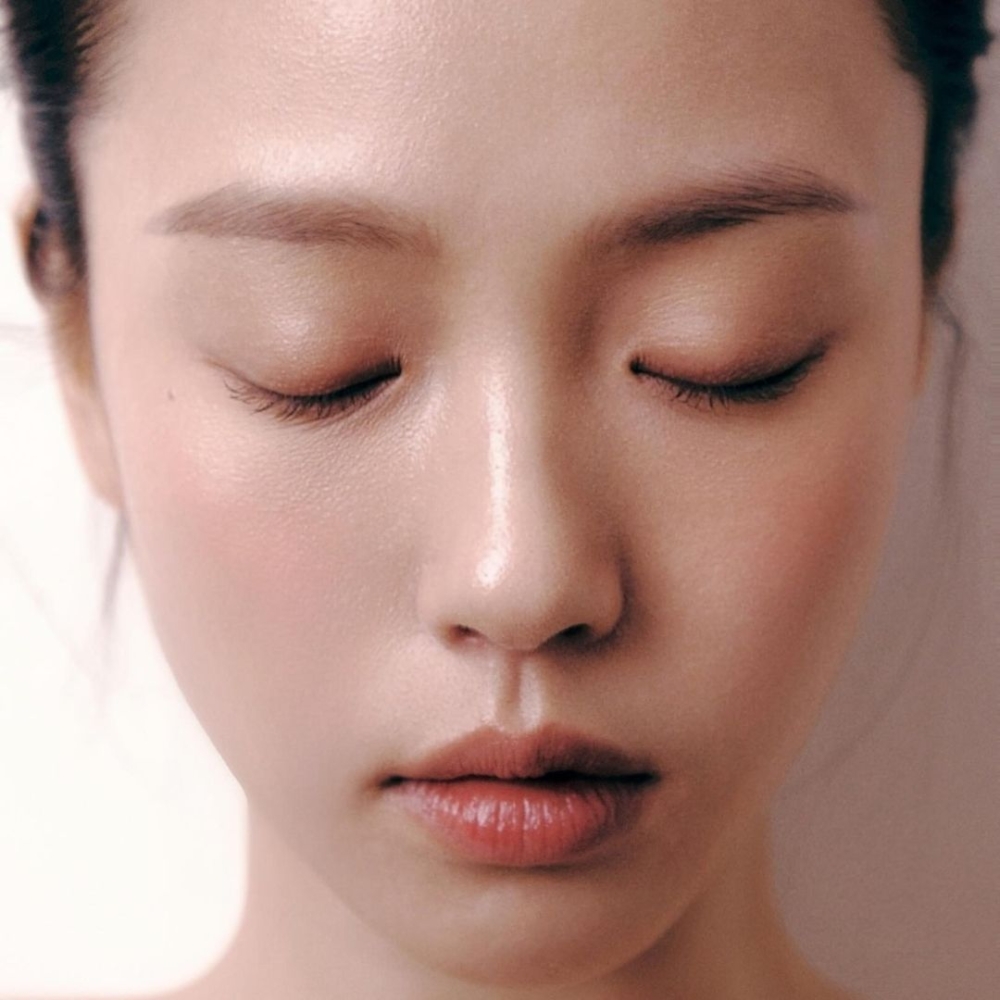 恐怖樣子下原來是一張零瑕的清純臉蛋。