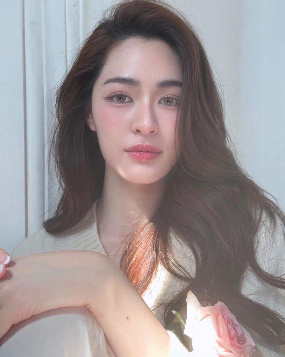 畢業後鄺玲玲參加電視台的試鏡成為藝人