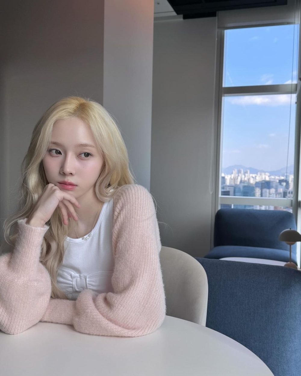 適度地加入一些粉彩色，像是粉藍、粉紅、鵝黃色