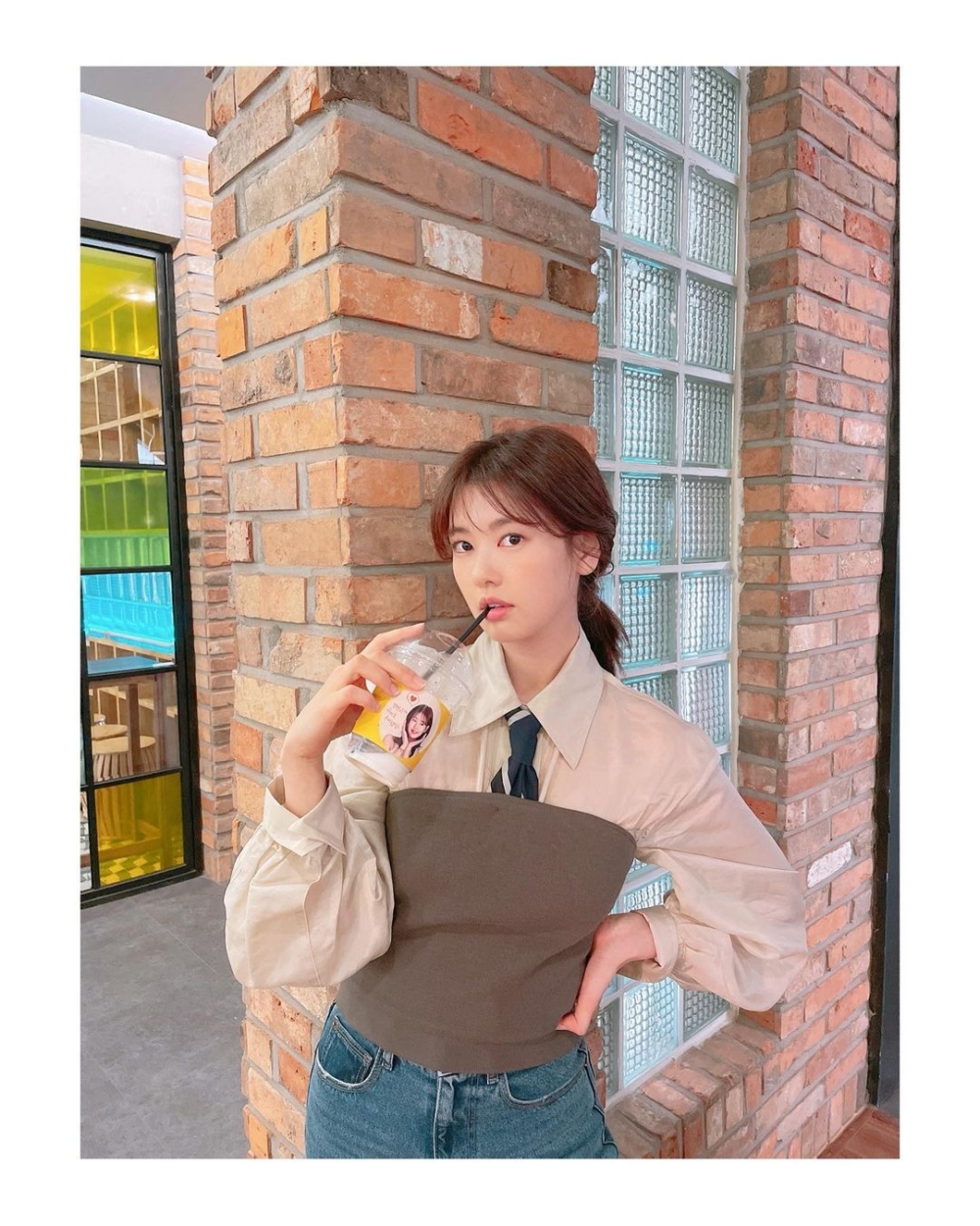 經常飾演上班族的庭沼玟私下也是襯衫的愛好者