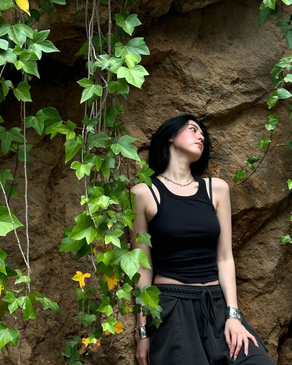 上半身合身、下半身寬鬆的穿搭訣竅也可以學習