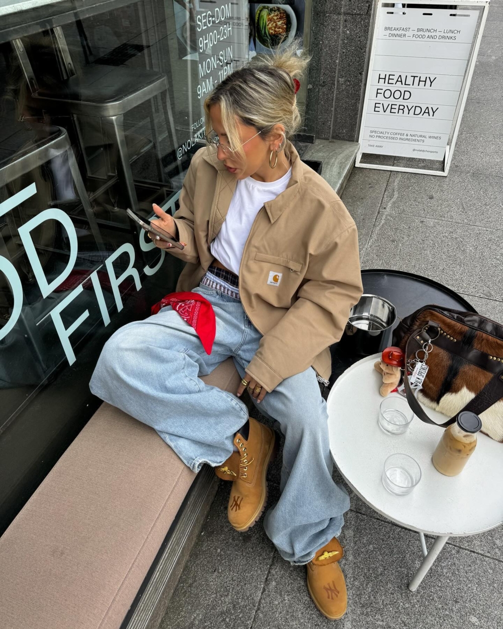 「經典穿搭」營造出從容感