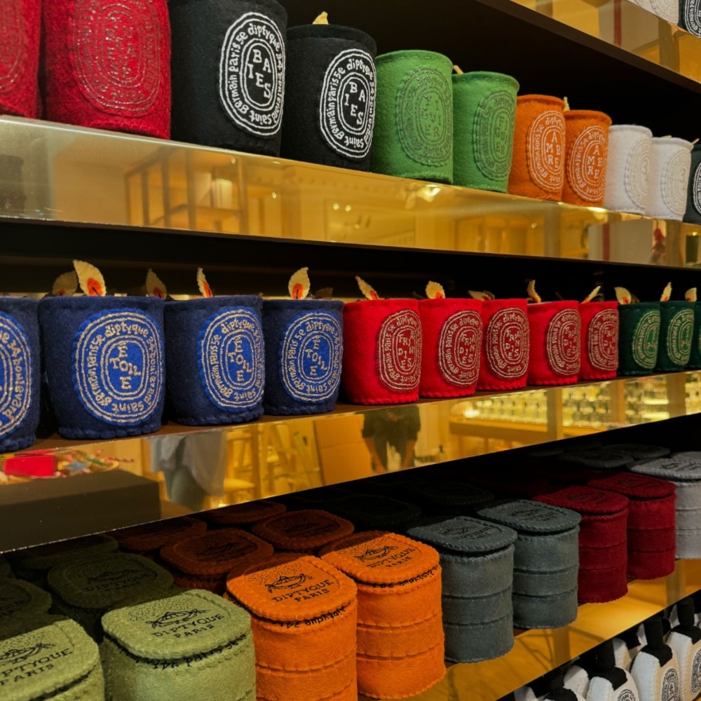 將Diptyque的香氛、香水、沐浴乳還有蠟燭都打造成為充滿童趣感的羊毛氈玩偶