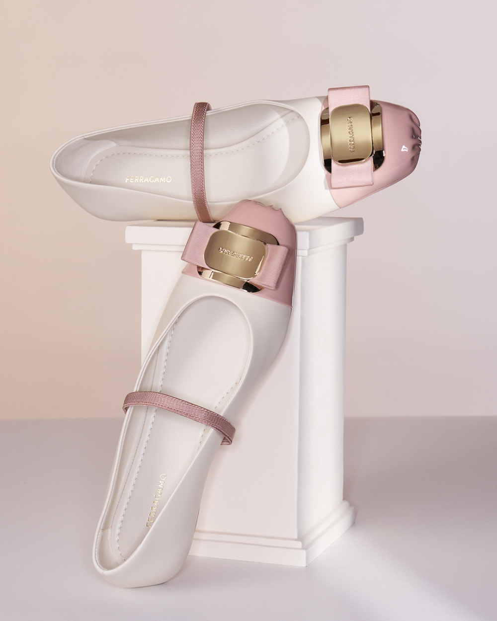 Ferragamo Ballerine new Vara plate