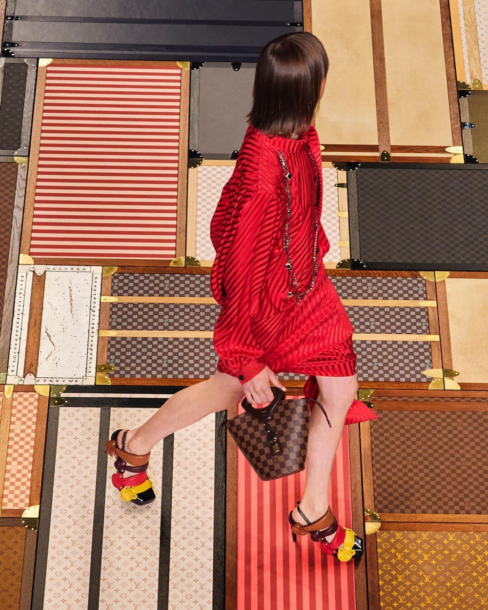 Louis Vuitton標誌性的棋盤格手袋