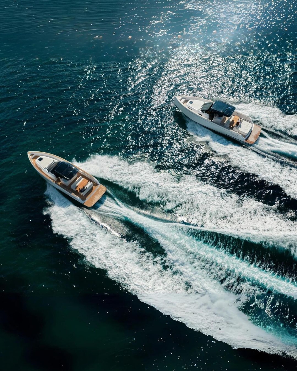 搭乘遊艇探索希臘的壯麗海岸線