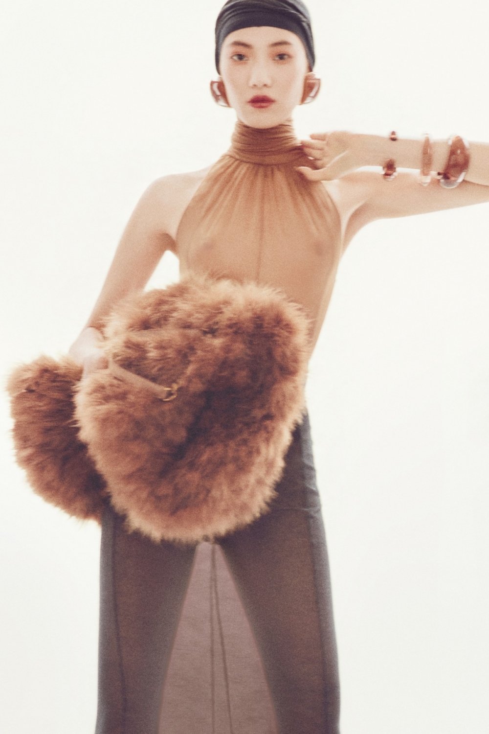 散發出冬季優雅的形象。