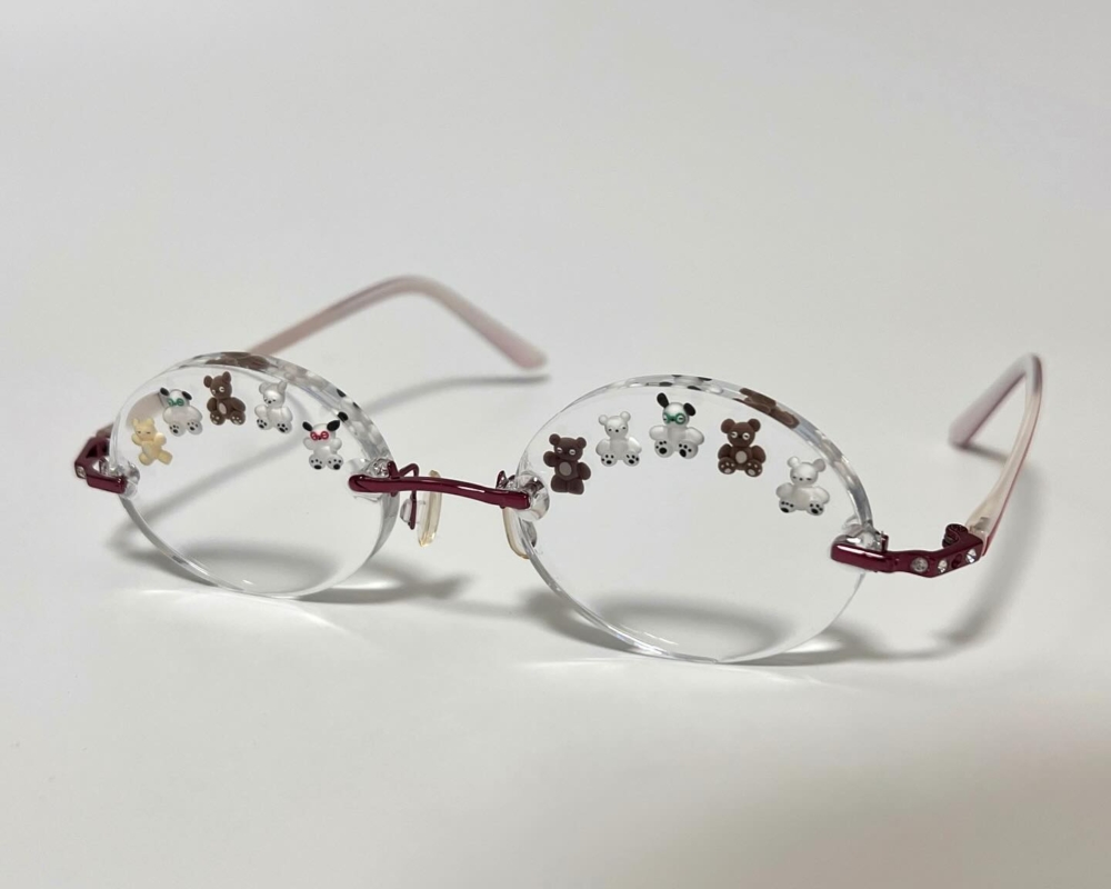 眼鏡不再只是矯正視力的工具，而是時尚與個性的象徵