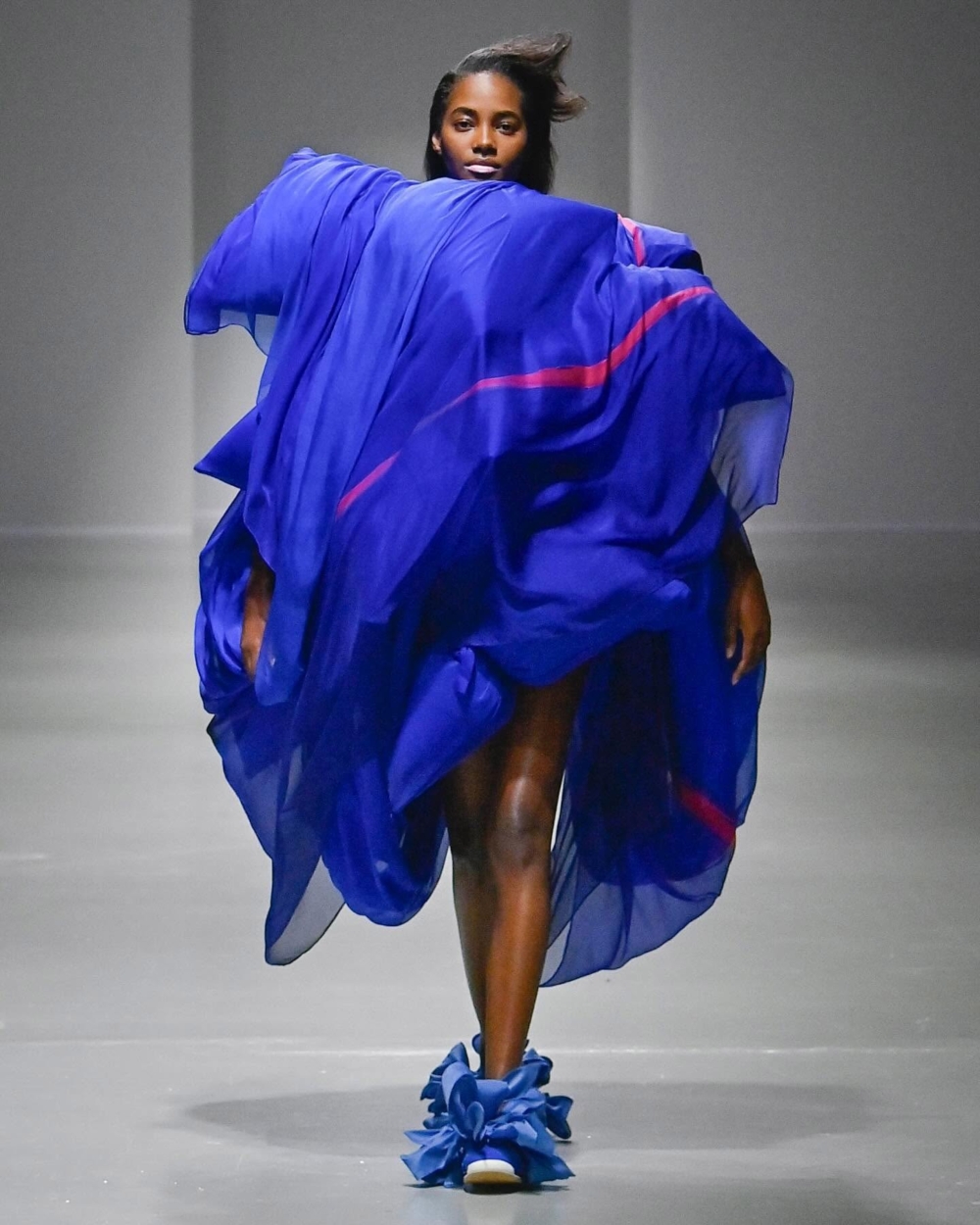 大蝴蝶結非常搶眼