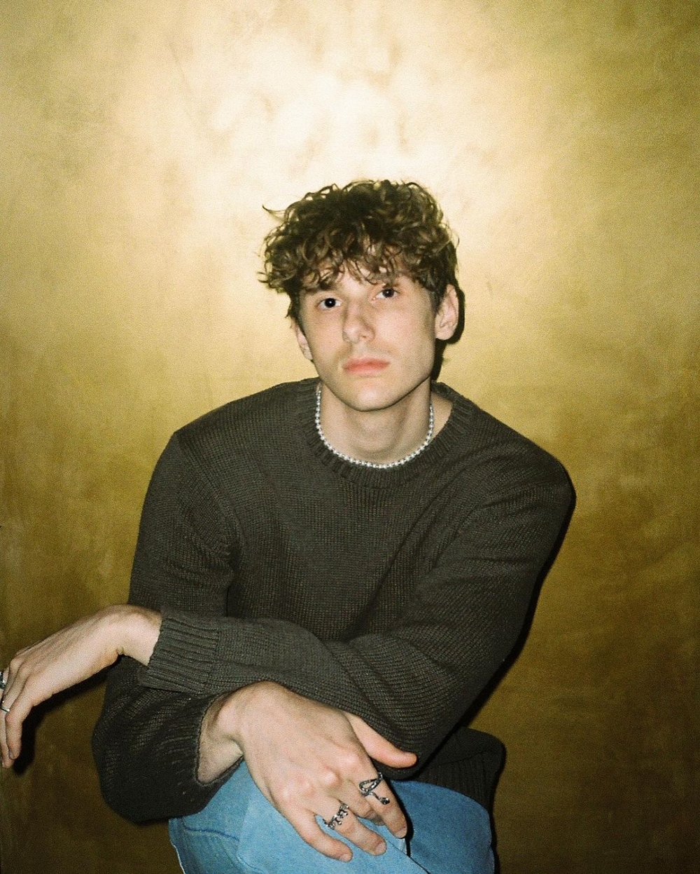 JVKE從網絡起步，短短幾年間逐漸走向主流