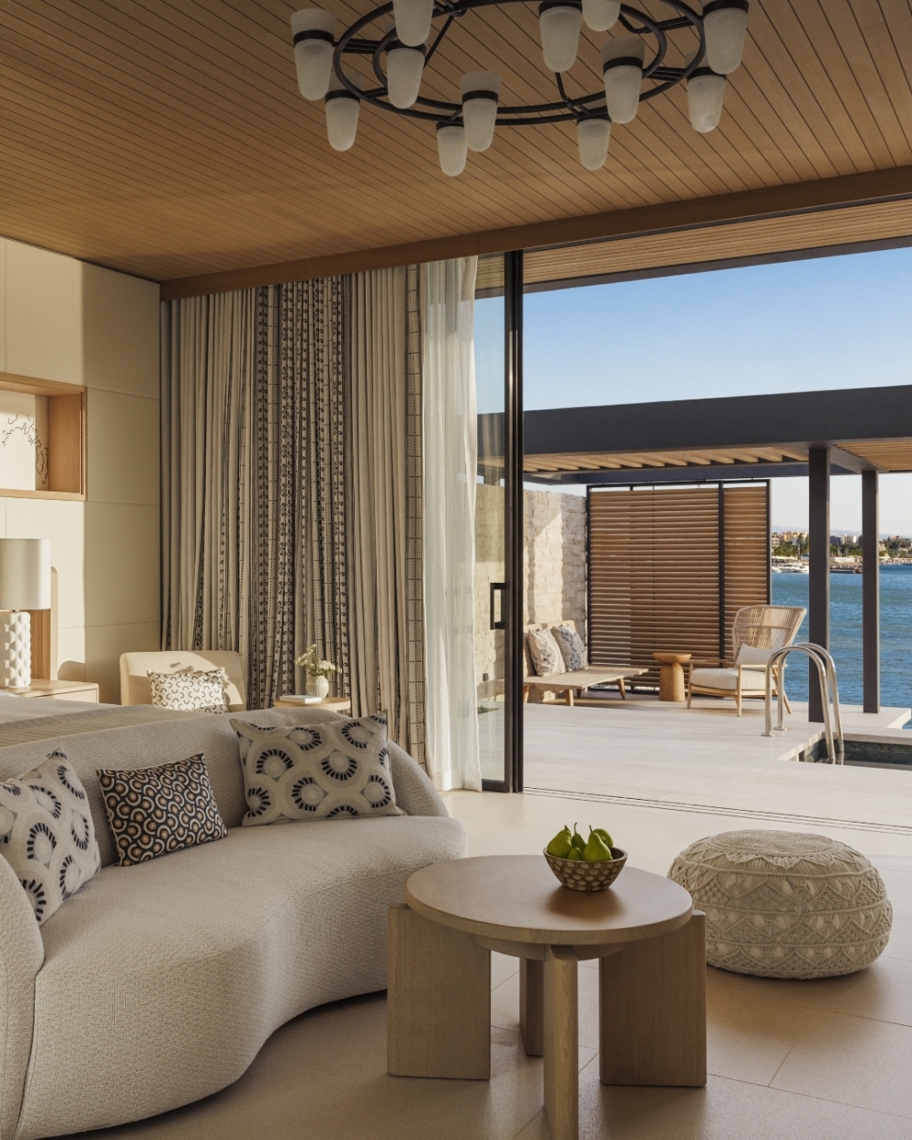 包括海景套房、私密別墅和帶有私人泳池的頂級房型