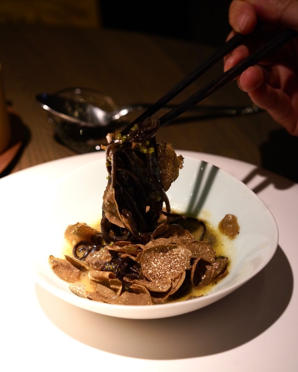 這道令人食指大動的橡果麵在MOSU Hong Kong也能吃到