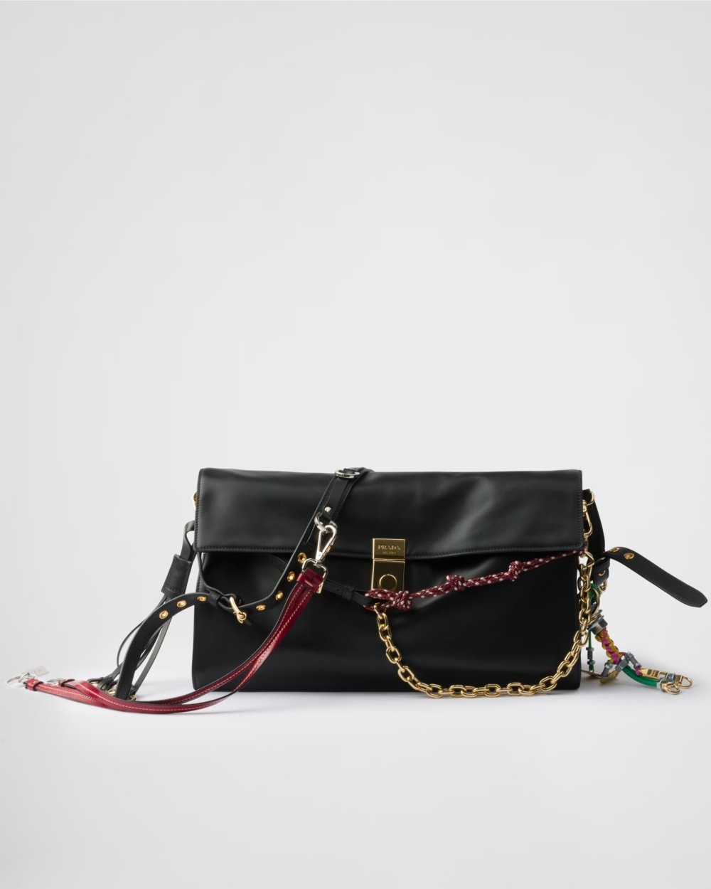 Prada Soft Sound大號尺寸。