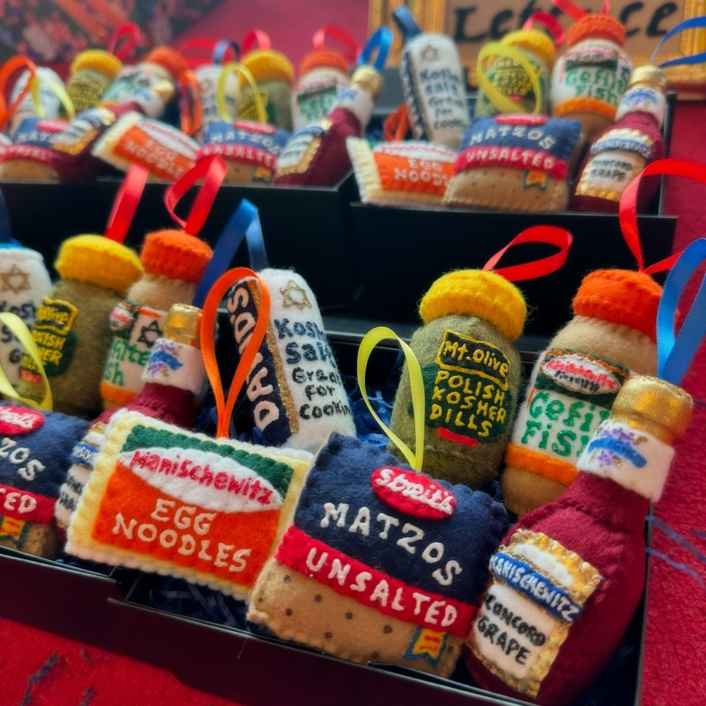 不論是食物、水彩用具、手錶...等日常小物皆可以羊毛氈化