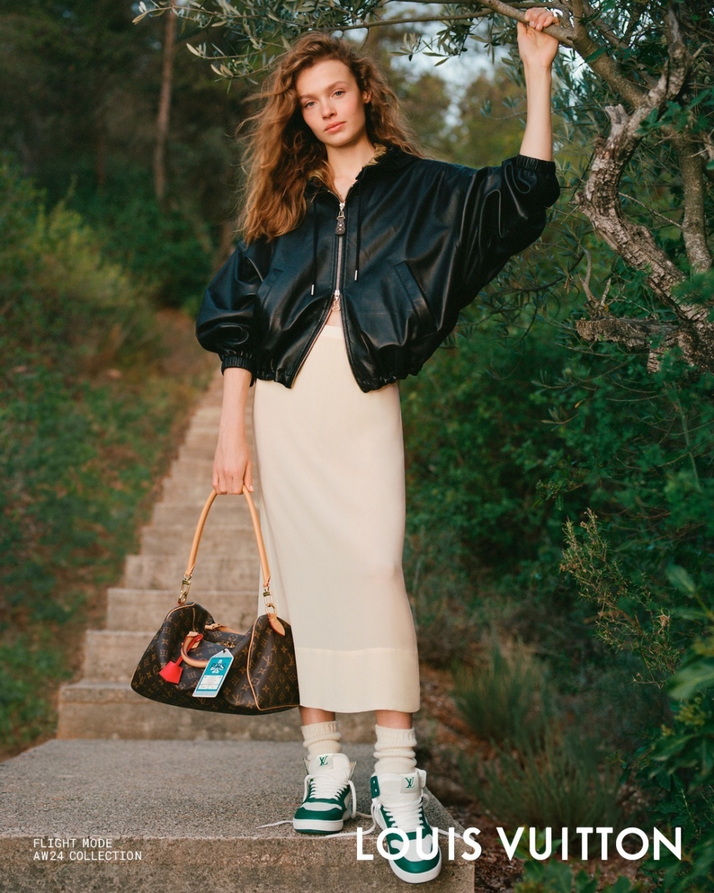 LV Stadium中筒雙色皮革運動鞋更散發濃厚的復古魅力。