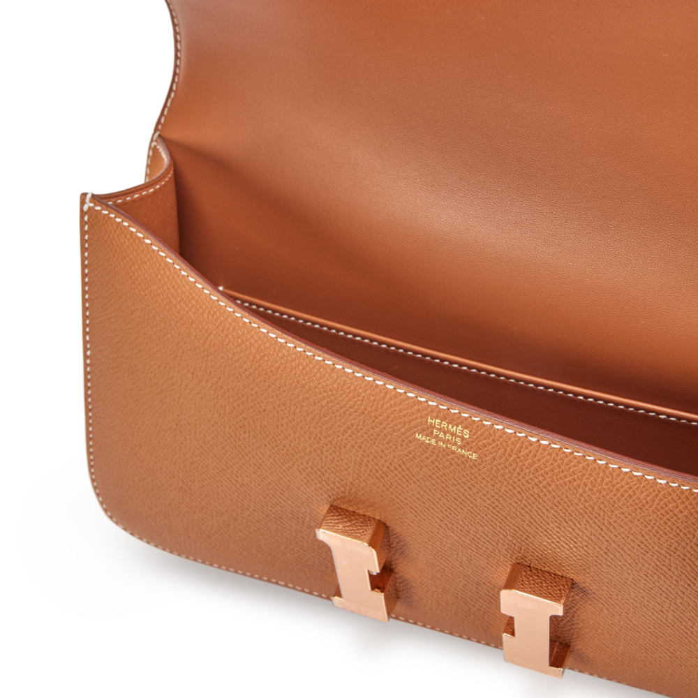 Hermès在2010年推出Constance Élan