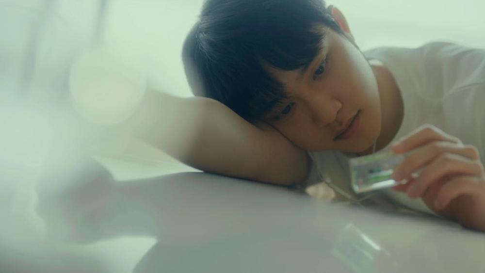 Sara Object設計的作品，還曾被使用在韓國歌手D.O. 《Somebody》MV中