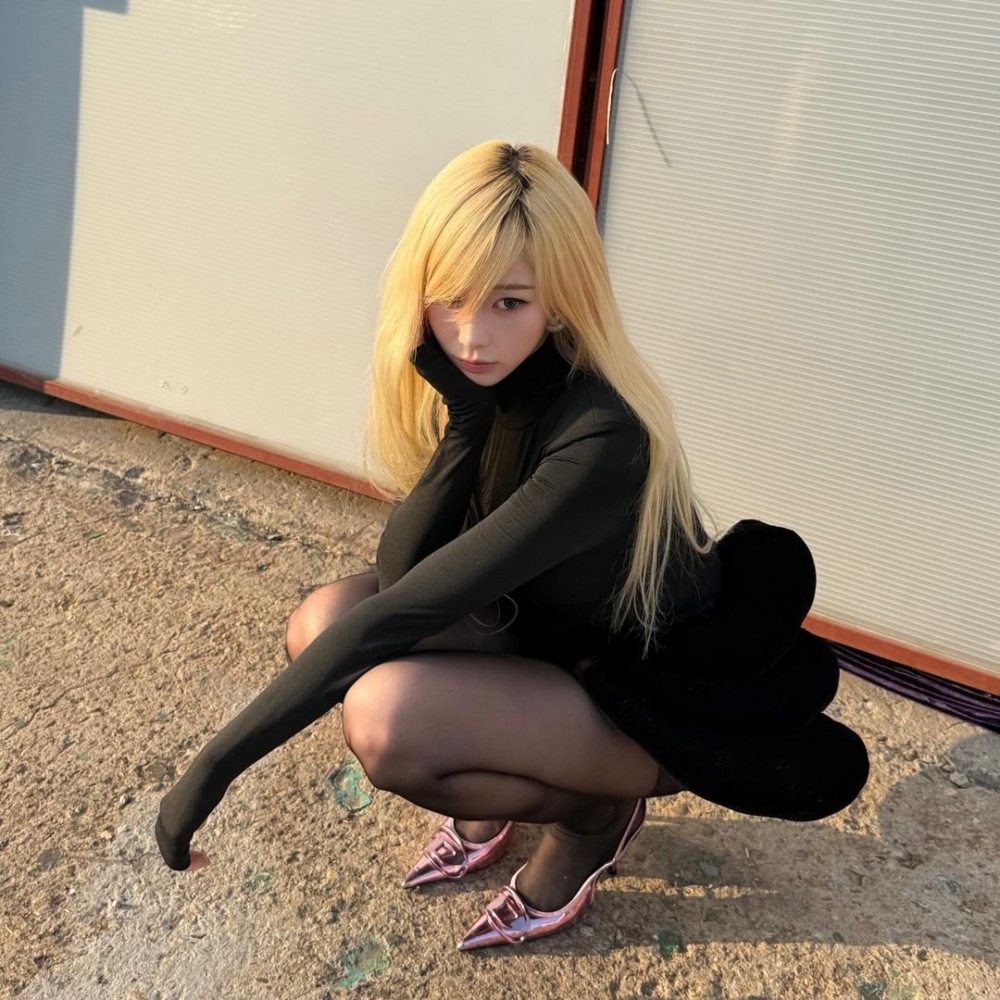 搭配繽紛色系的高跟鞋更時髦