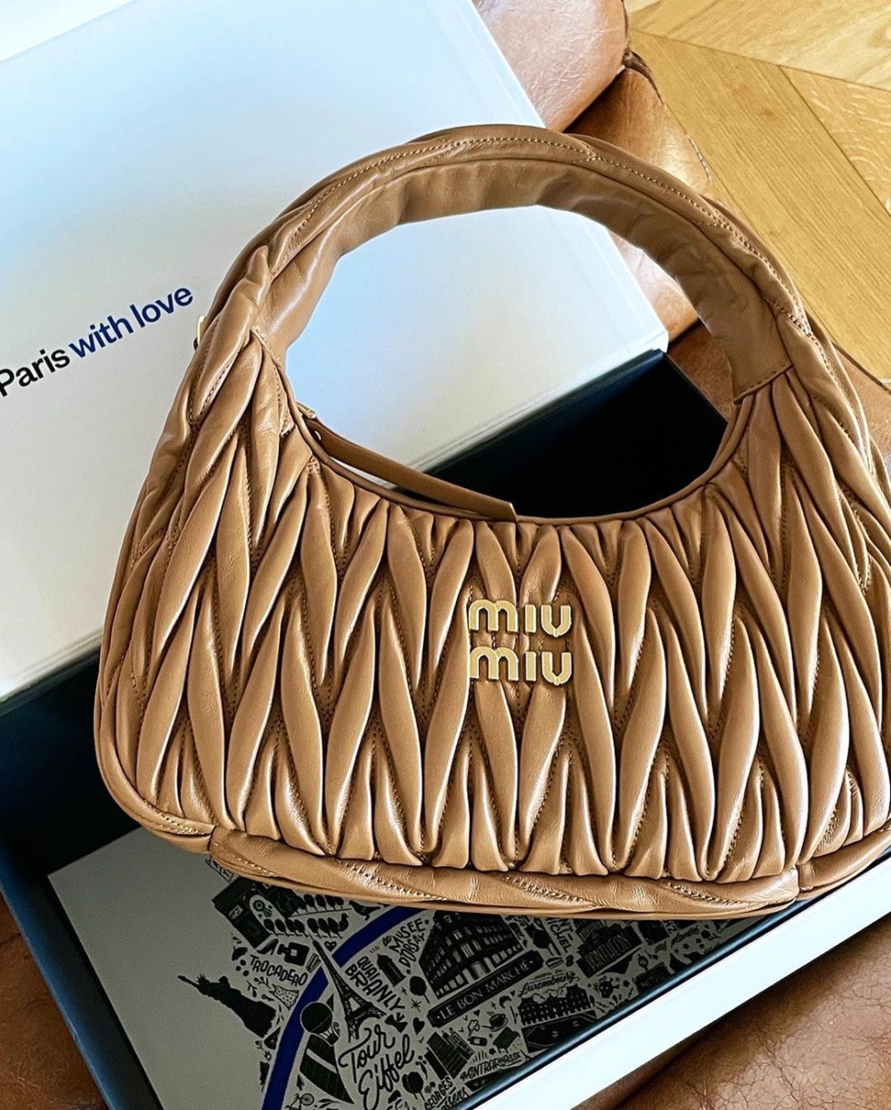 使用代購網站要注意運費的收取，又或是需不需要額外付出關稅、服務費