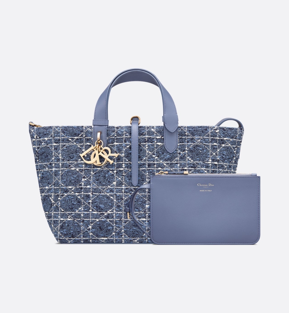 Dior Toujours手袋以休閒而實用的設計為特色。