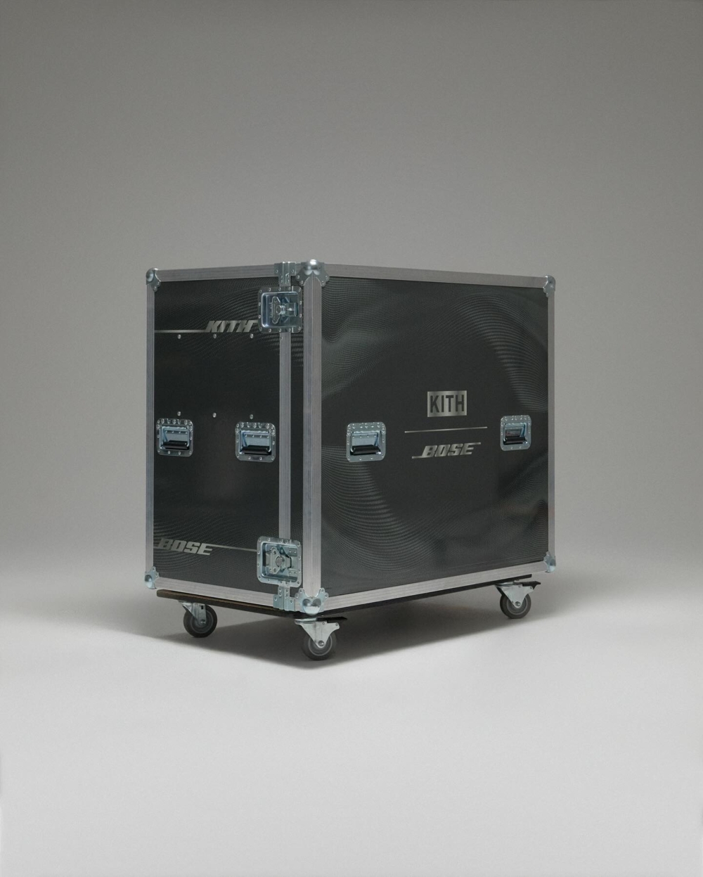 Bose音響攜手 KITH 打造全新901揚聲器