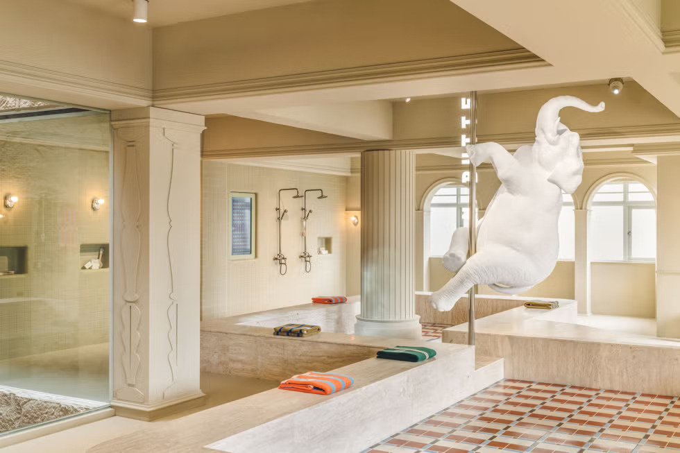 奶油浴場的靈感源自羅馬浴場。